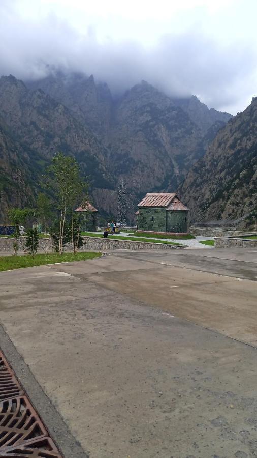Come & Rest Kazbegi Bagian luar foto