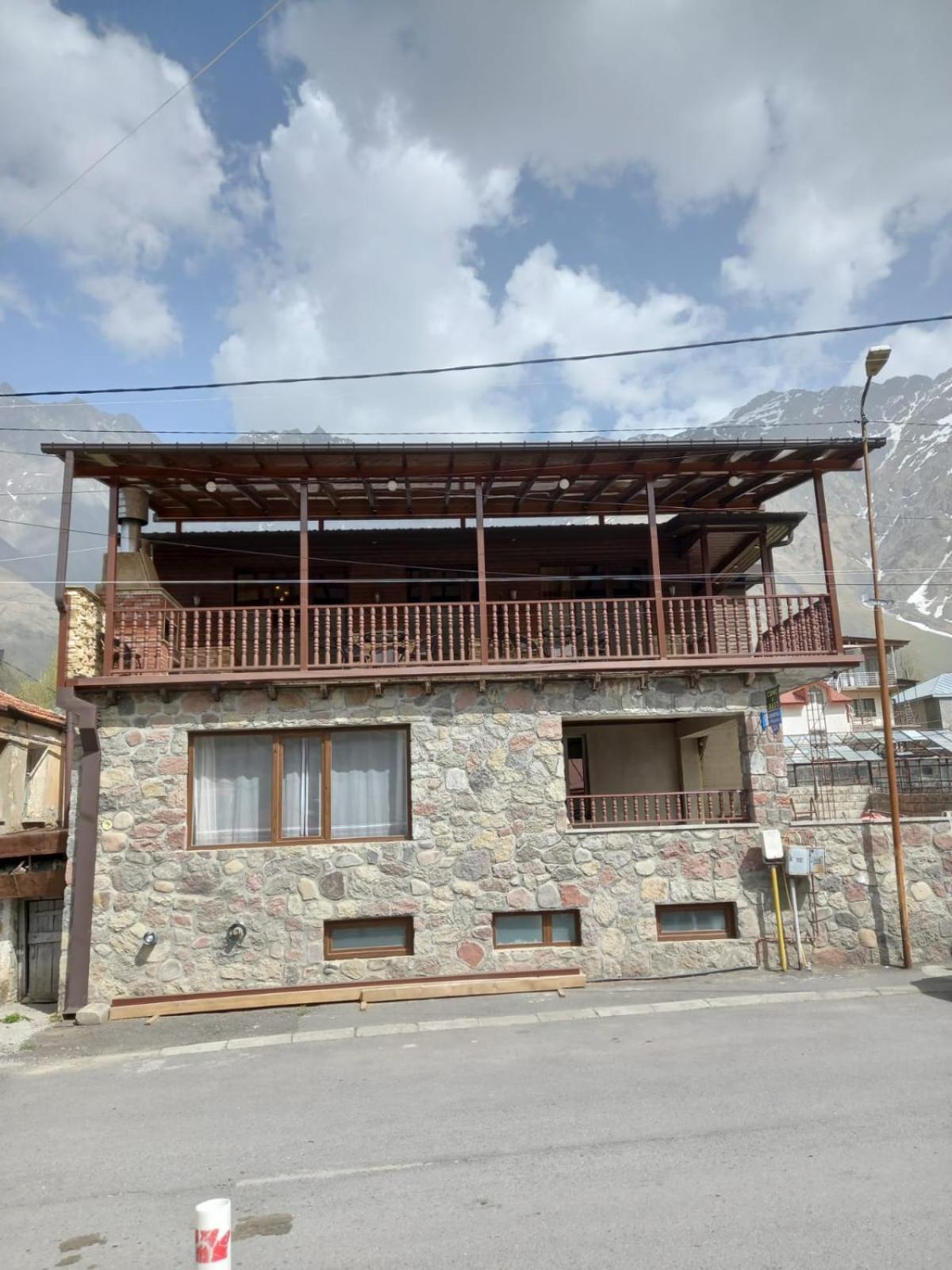 Come & Rest Kazbegi Bagian luar foto